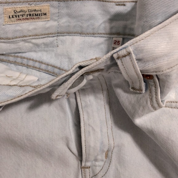 Levis Premium High Waist Wide Leg Short in Primer blue - Picture 5 of 6